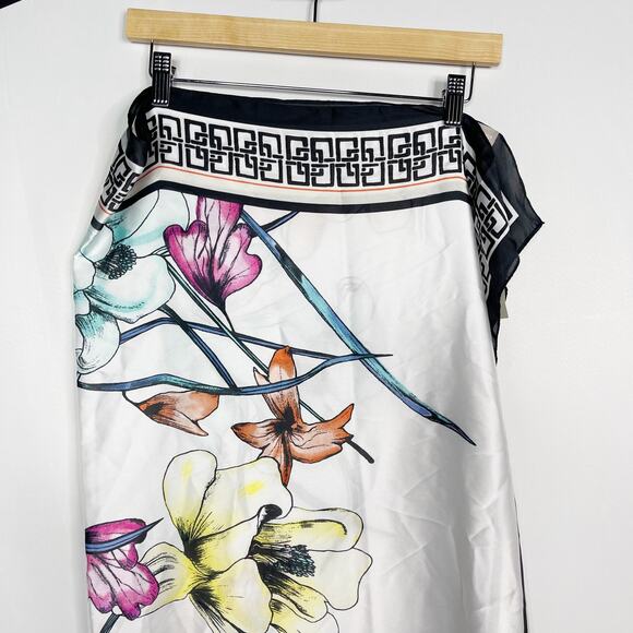 New Chicos Tropical Floral BC Square Scarf White Black Geometric Blue Yellow - Picture 3 of 10
